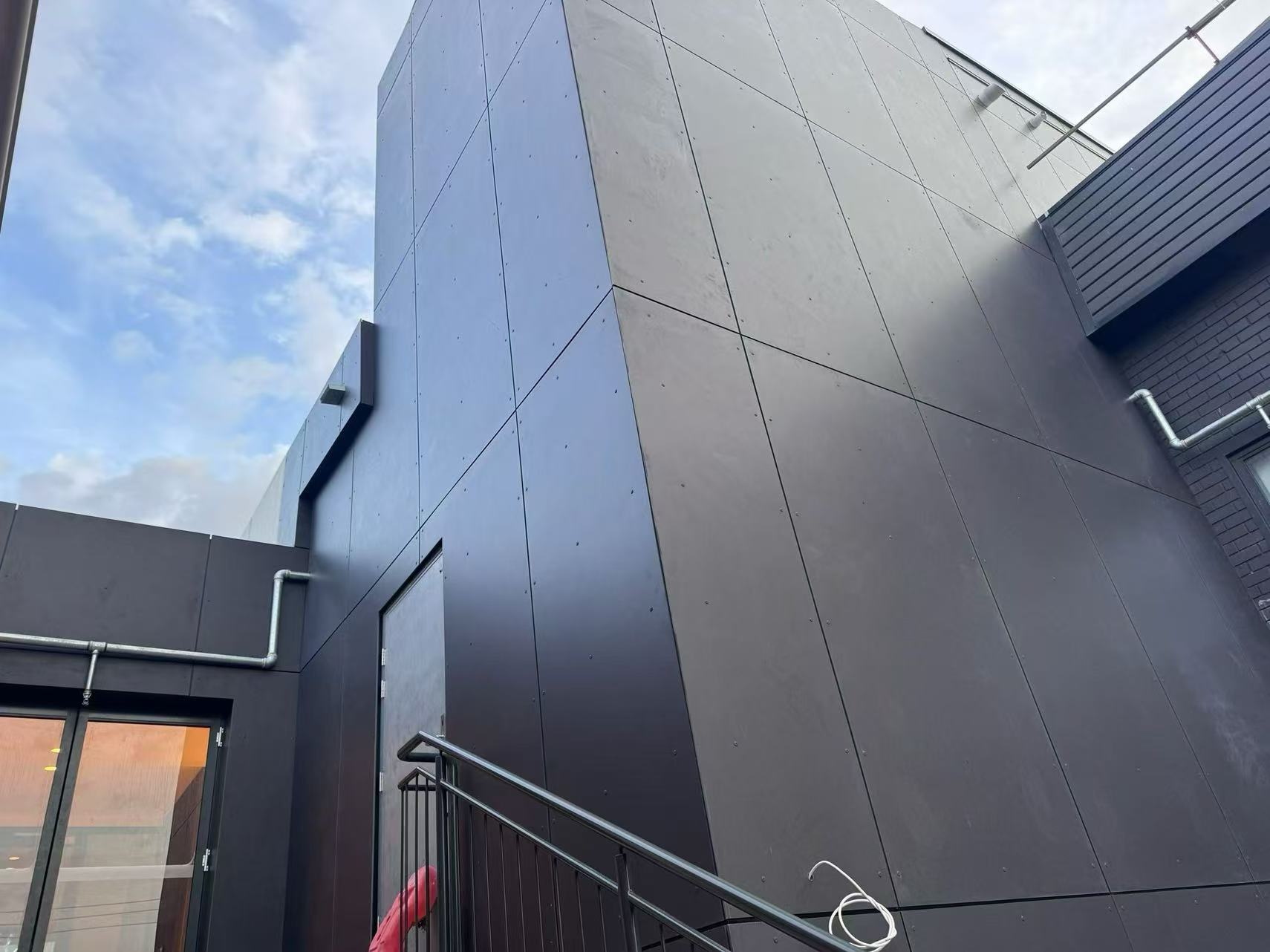 Commercial facade finished in CFC cladding